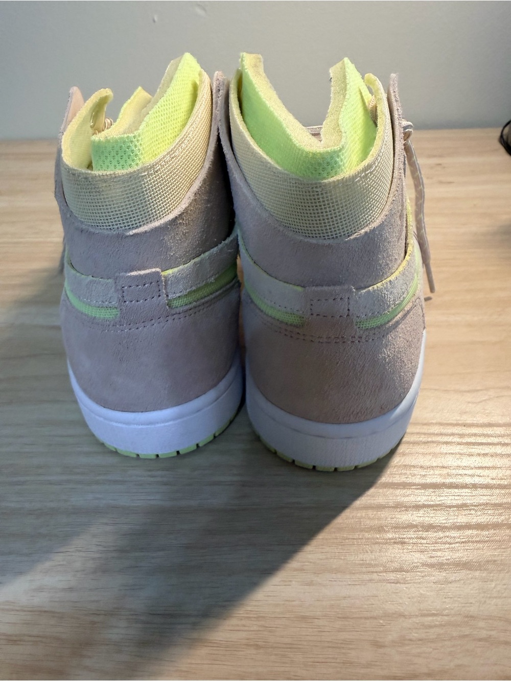 Jordan Air Jordan 1 Zoom CMFT Kids Sneakers - Fossil Beige with Volt - Picture 4 of 5